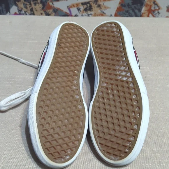 Vans Old Skool Pro skate shoes in a black and white colorway with suede & canvas - Picture 10 of 12